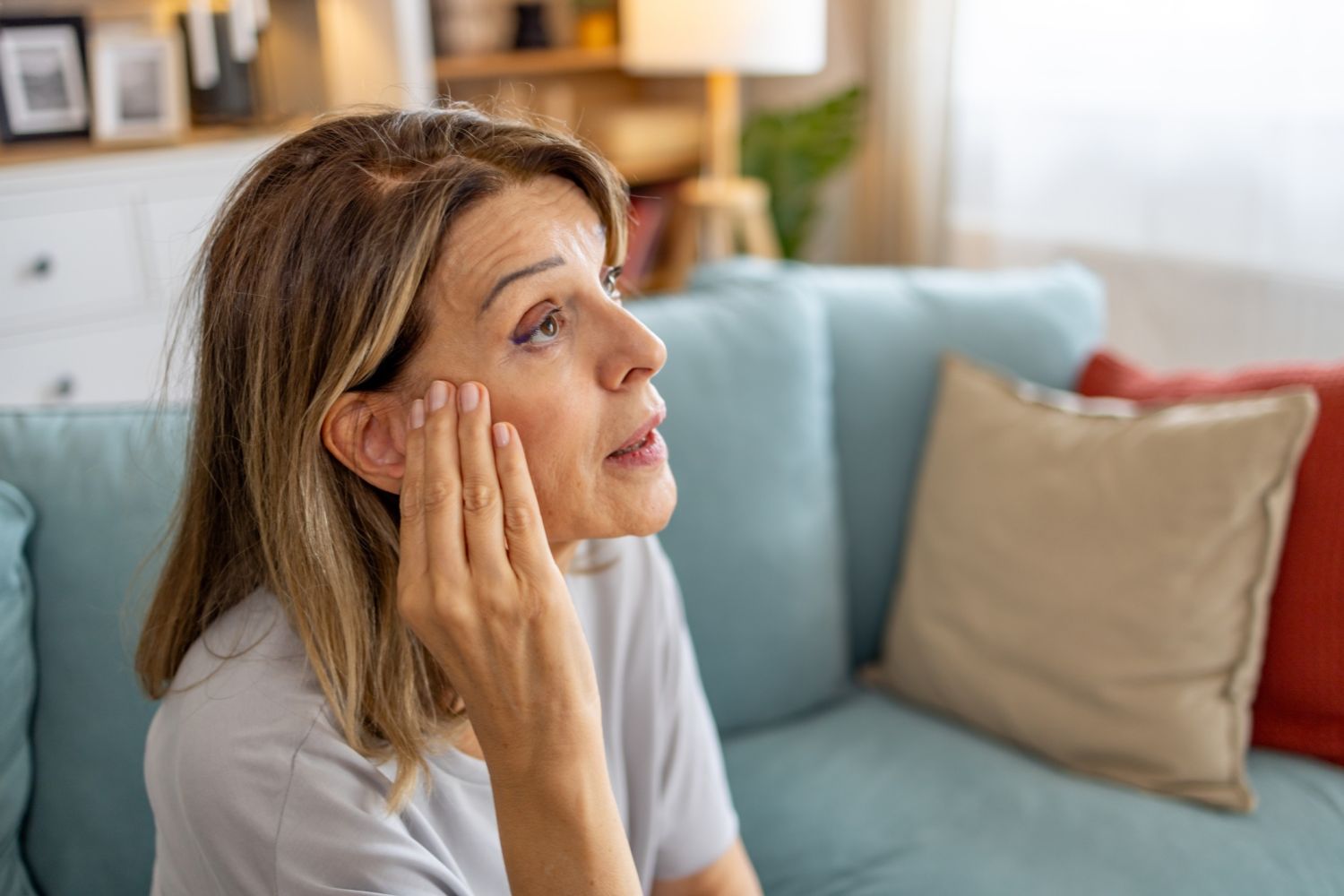 Knistern-im-Ohr-Ursachen-und-Behandlung-der-st-renden-Ger-usche